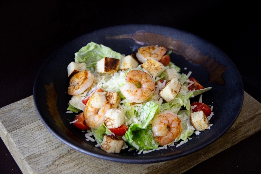 Caesari Salat Krevettidega